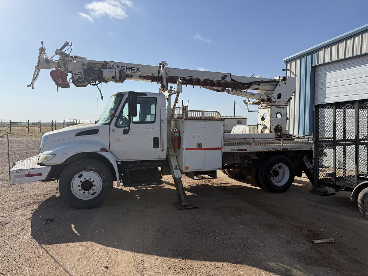 Used 2007 International 4300 DT466 Anchor Truck with Pull Test Machine