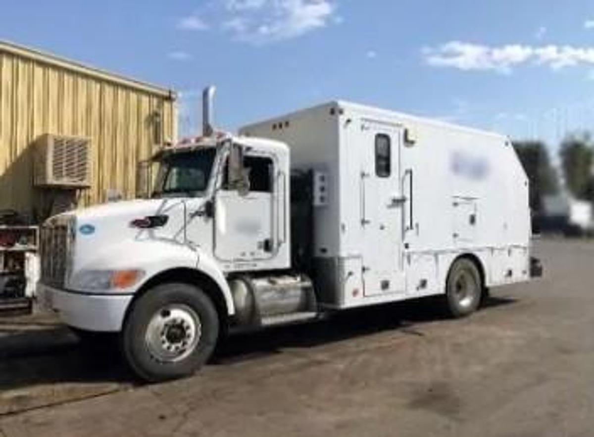 Used 2009 Peterbilt Wireline Truck