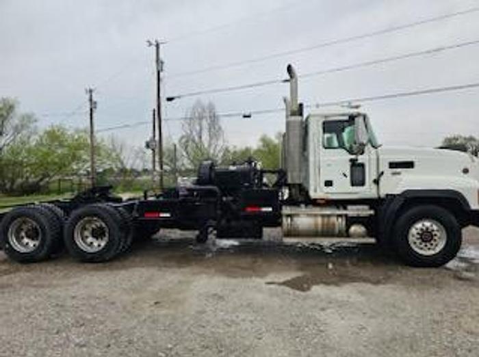 Used 2006 Mack CL700 Acid Pump Truck