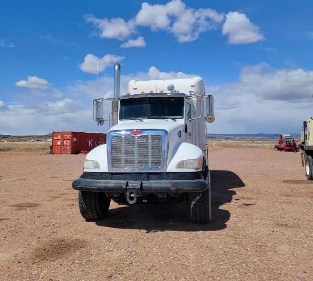Used 2008 Peterbilt Wireline Truck