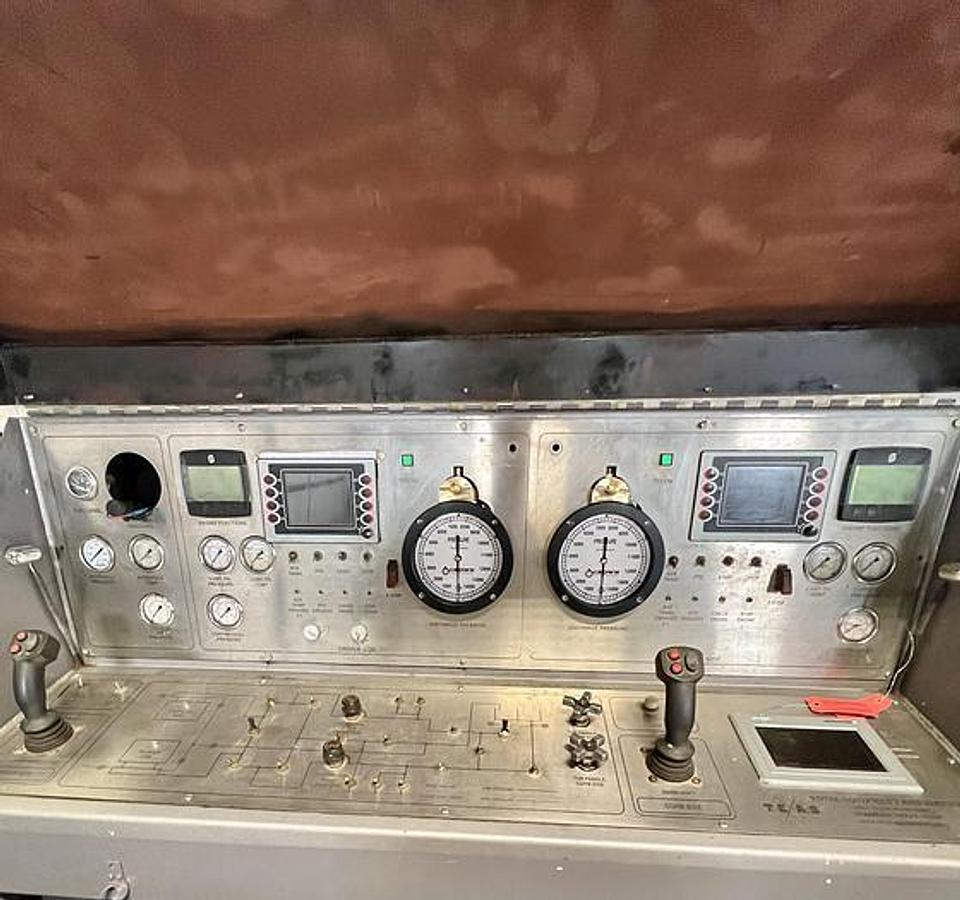 Used 2010 TEAS Twin HT-400 Triplex Fluid Pump Trailer