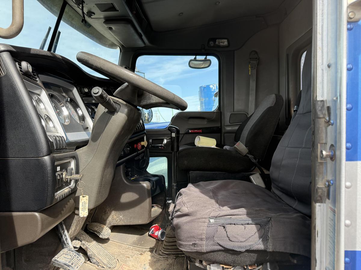 Used 2011 Kenworth Bobtail Pump Truck