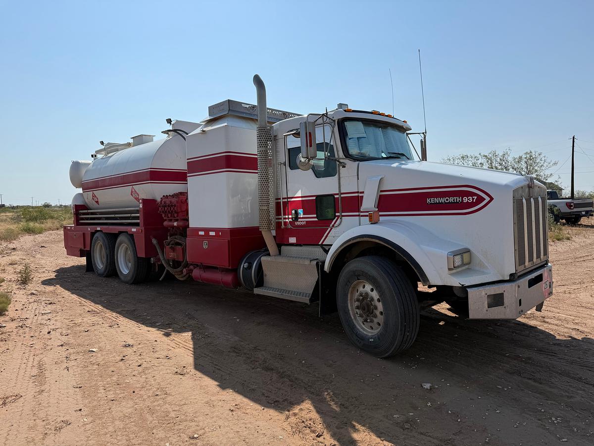 Used 2018 Kenworth T800 Hot Oil Truck