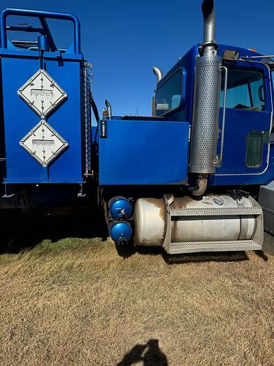 Used 2006 Peterbilt Chemical Treater Truck