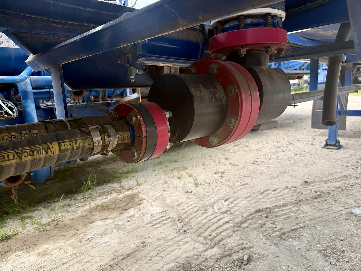 Used 2018 Worley 8,000 Gallon Acid Transport Trailer