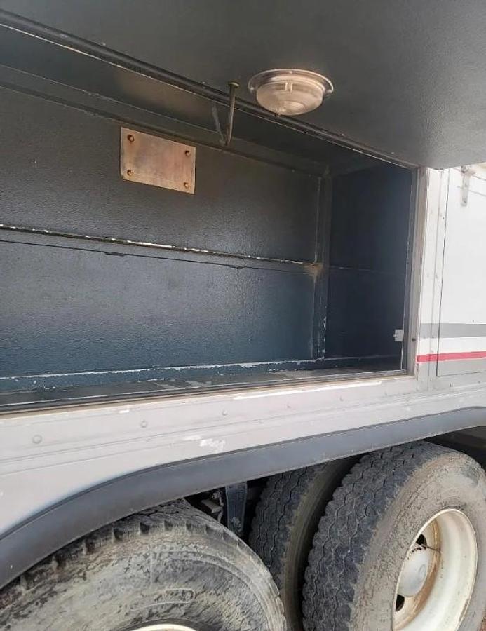 Used 2013 Peterbilt Wireline Truck