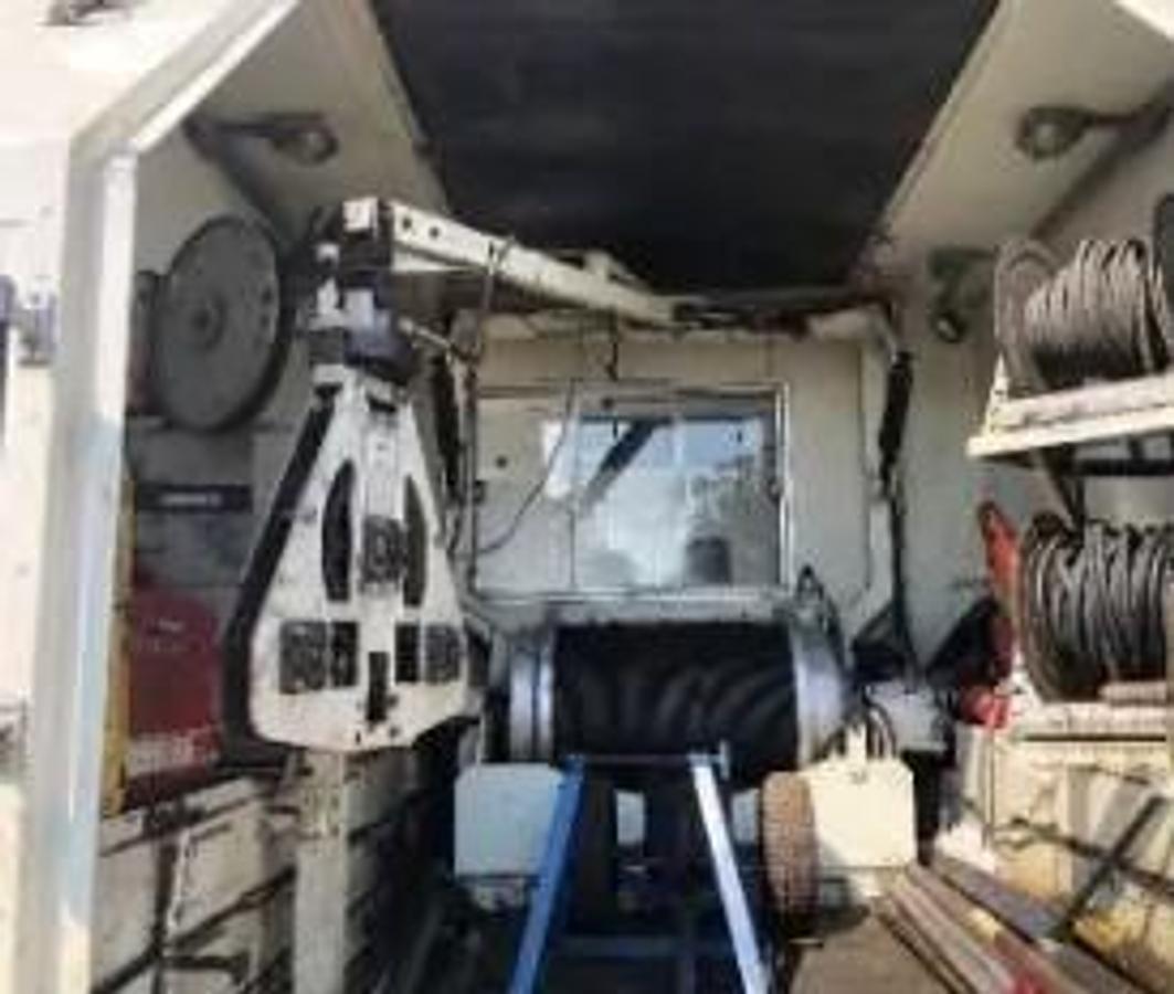 Used 2009 Peterbilt Wireline Truck