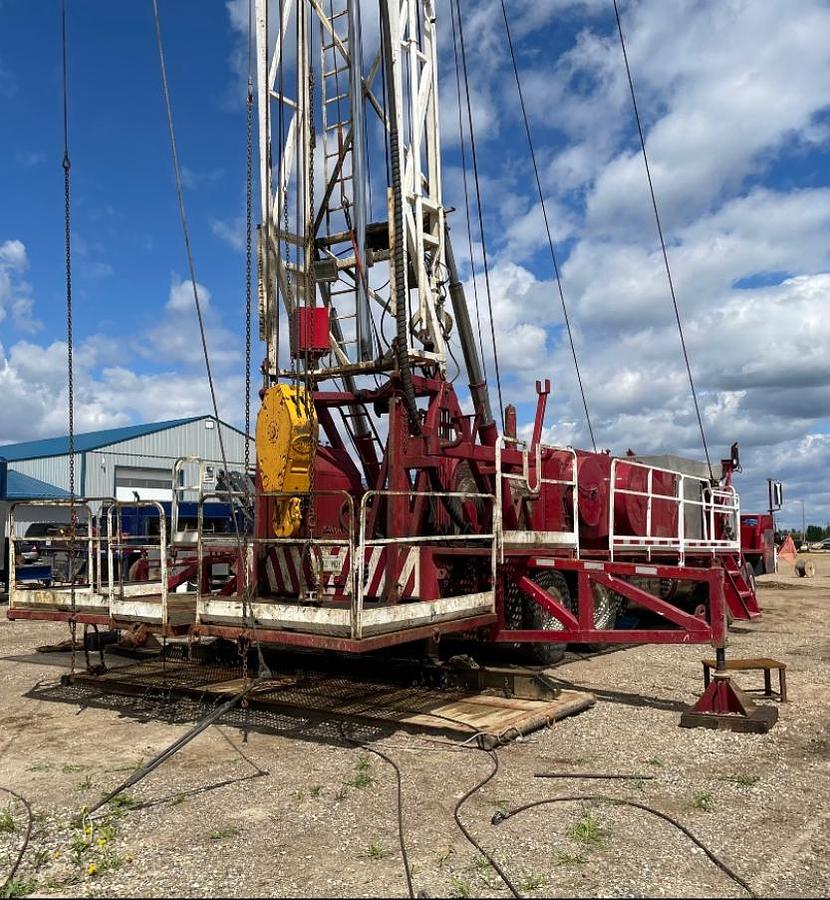 Used Single Well Service Rig with 72' Mast