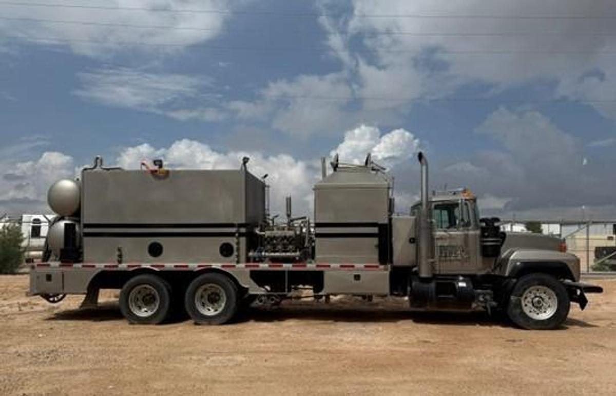 Used 1998 Mack RD6 Hot Oil Truck