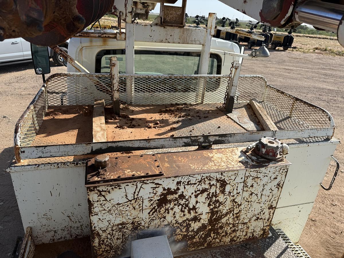 Used 2007 International 4300 DT466 Anchor Truck with Pull Test Machine