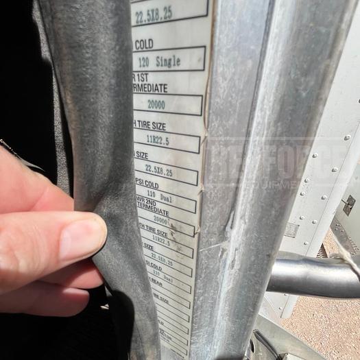 Used 2015 Peterbilt Wireline Truck