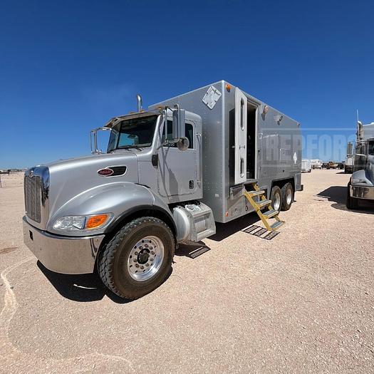 Used 2006 Peterbilt Wireline Truck