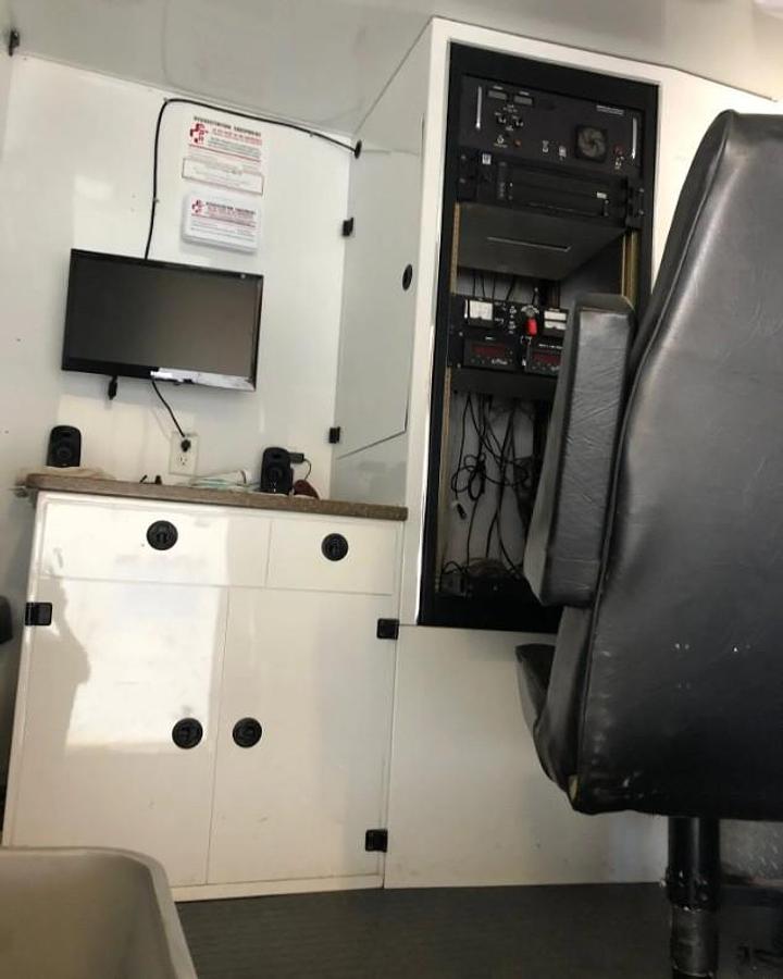 Used 2009 Peterbilt Wireline Truck