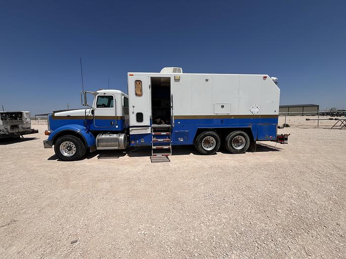 Used 2011 Peterbilt 367 Texas Wireline Truck