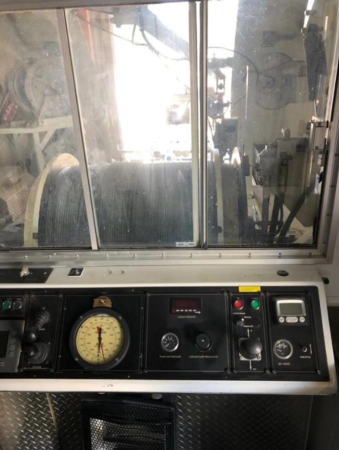 Used 2009 Peterbilt Wireline Truck