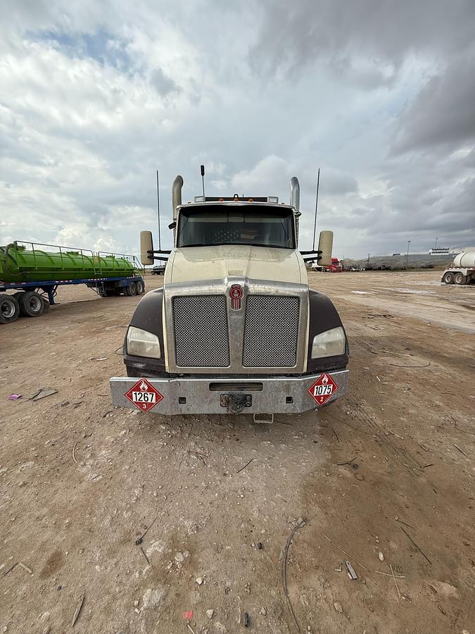 Used 2015 Kenworth T-880 Hot Oiler