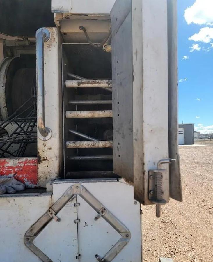 Used 2008 Peterbilt Wireline Truck