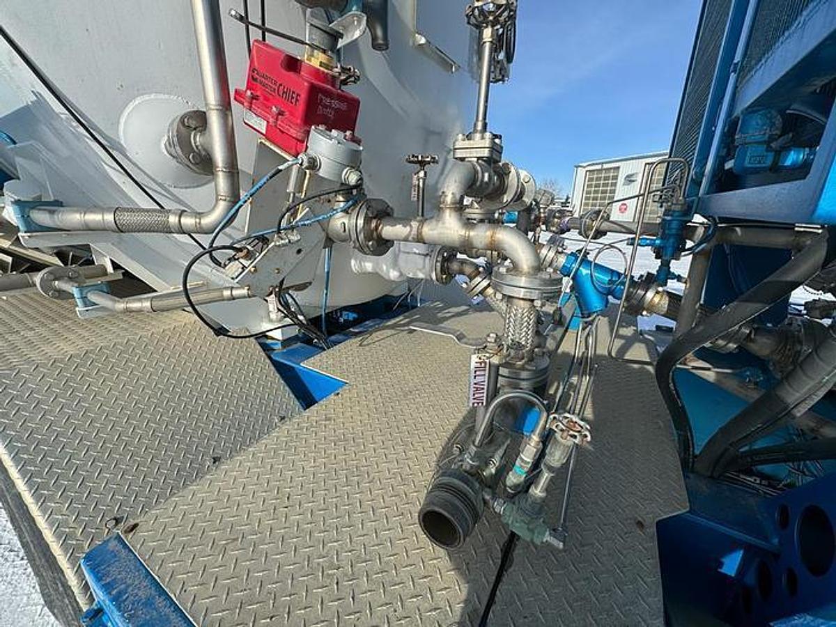 Used High Rate 840K Nitrogen Pumper Tractor and Trailer