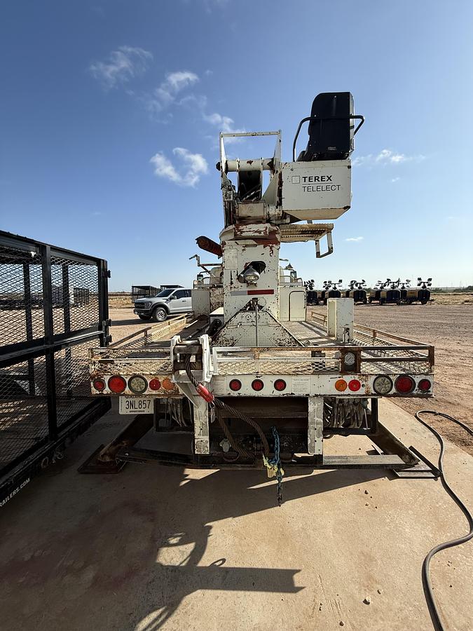 Used 2007 International 4300 DT466 Anchor Truck with Pull Test Machine
