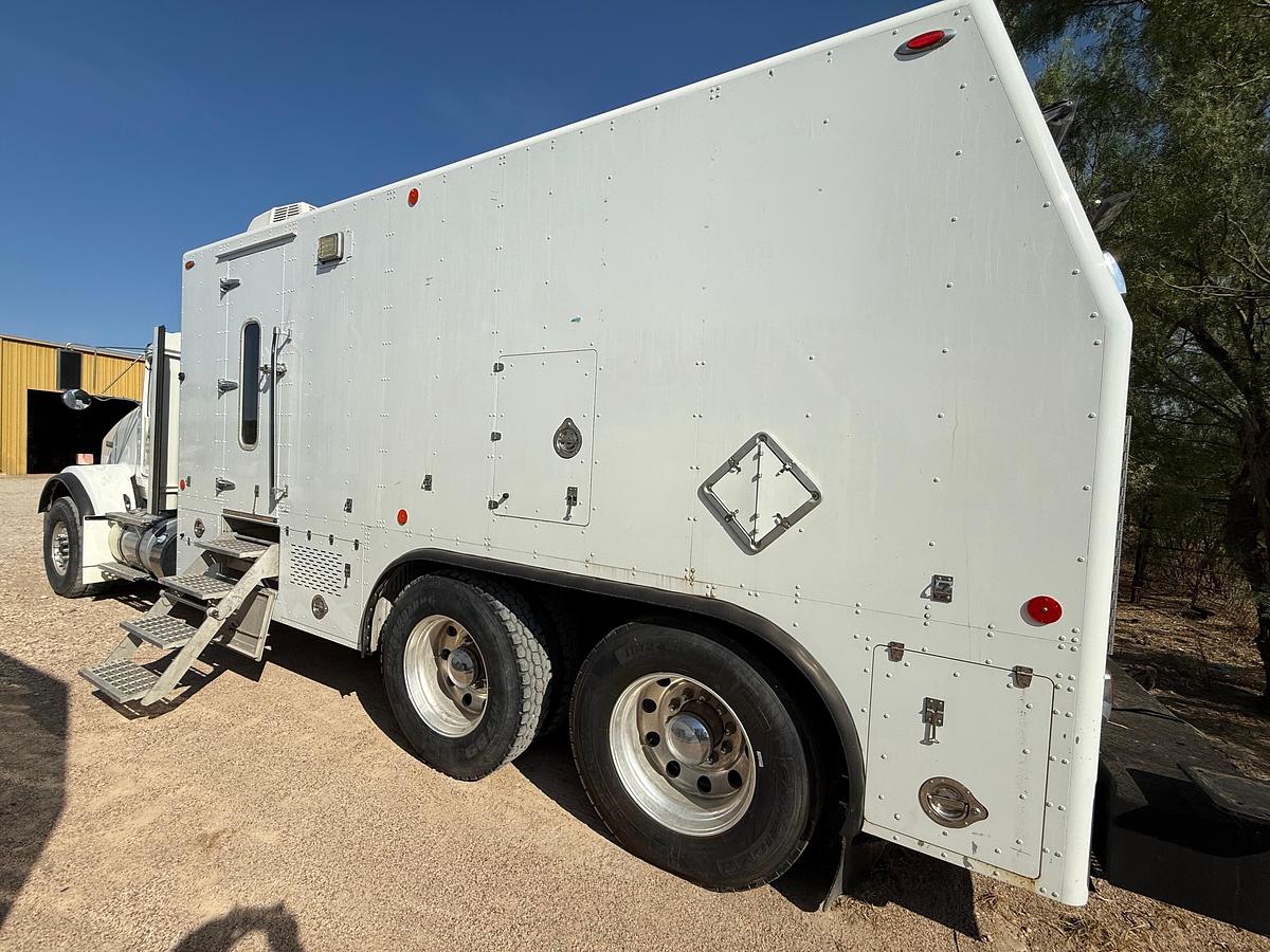Used 2019 Kenworth T800 Wireline Truck