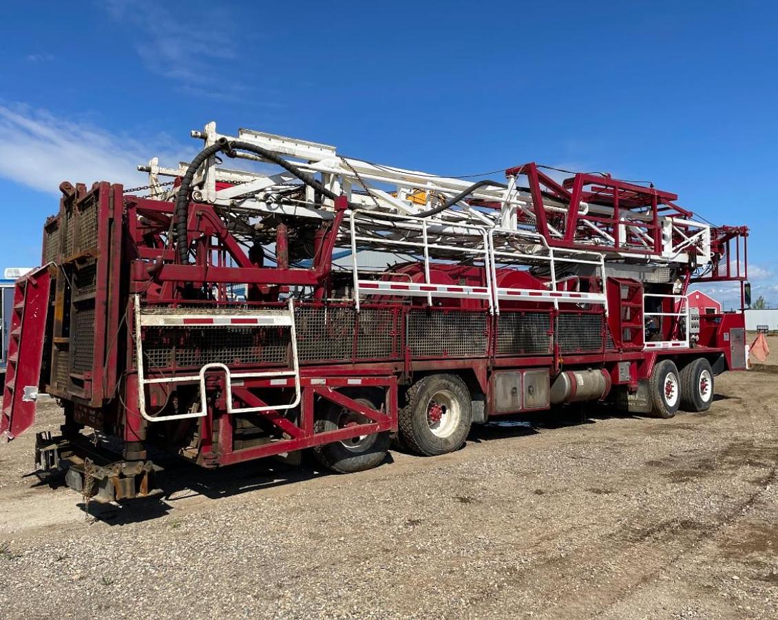 Used Single Well Service Rig with 72' Mast