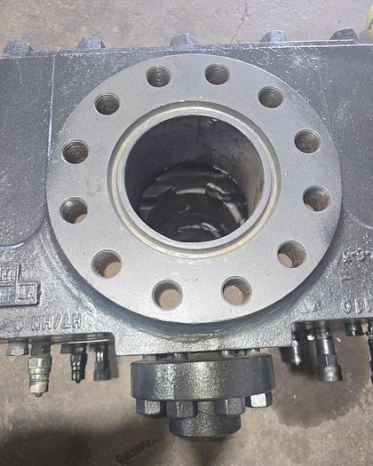 Cameron 5k 7 1/16" Triple Hydraulic BOP