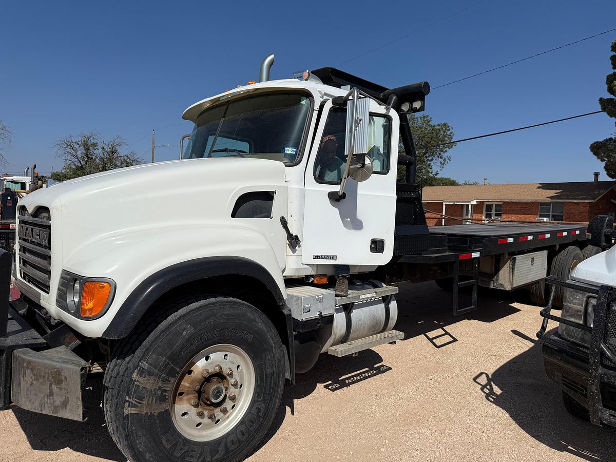Used 2005 Mack CV713 Granite Winch Truck