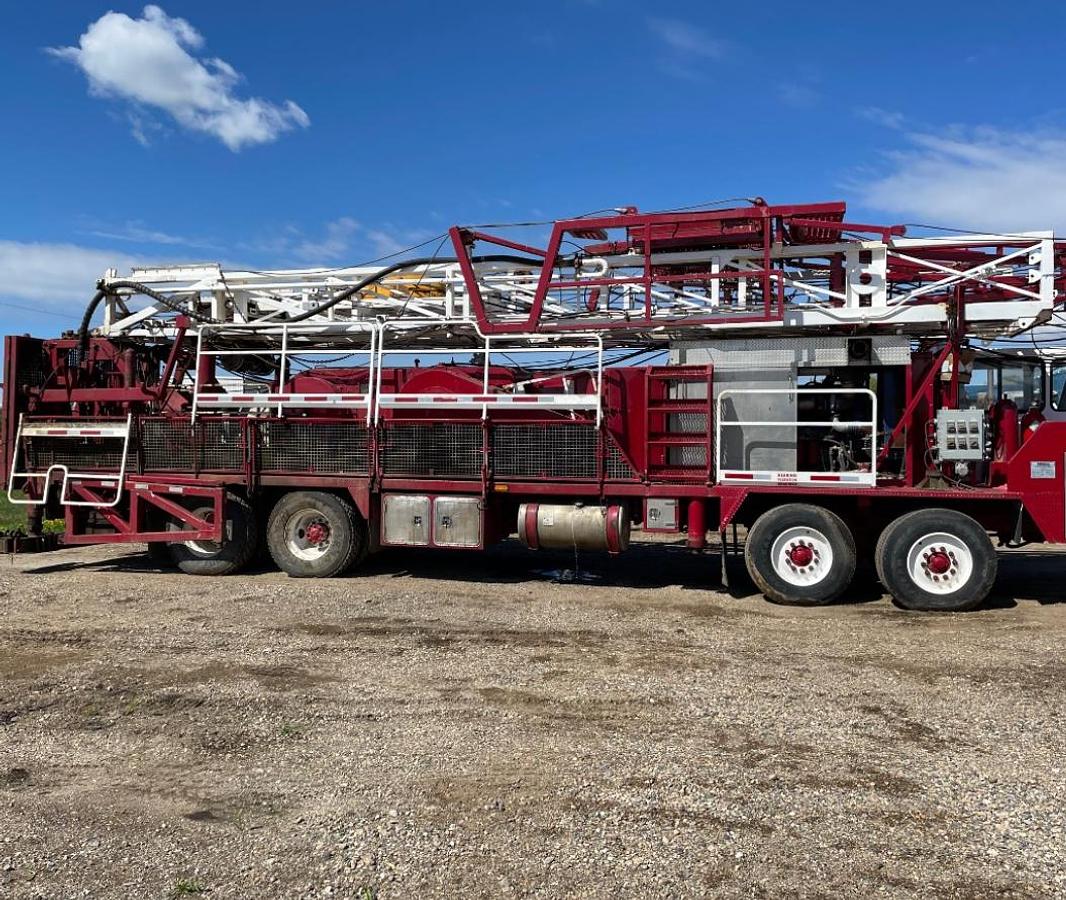 Used Single Well Service Rig with 72' Mast