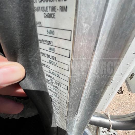 Used 2015 Peterbilt Wireline Truck