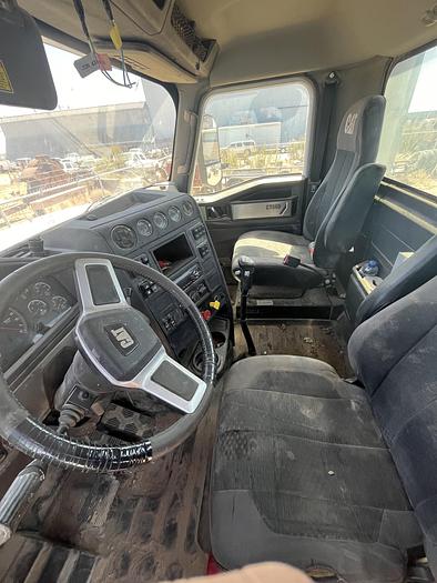 Used 2015 Caterpillar CT660
