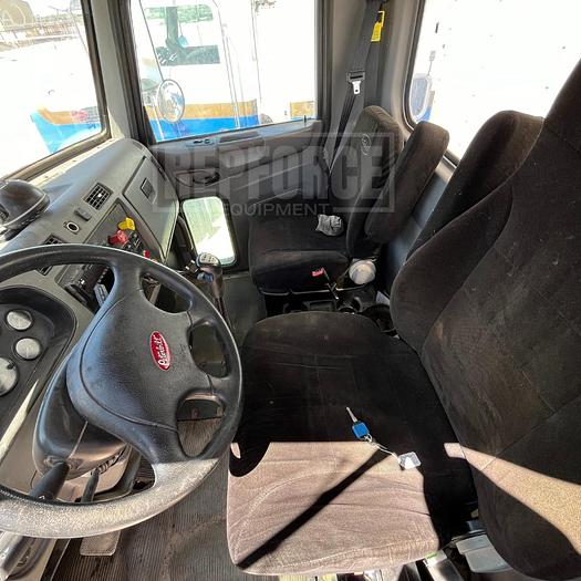 Used 2015 Peterbilt Wireline Truck
