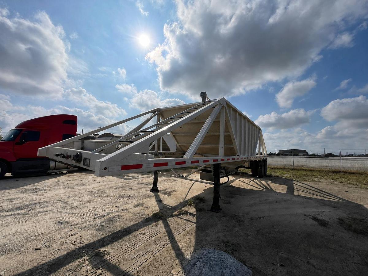 Used 2024 Puma Sandmaxx Trailers