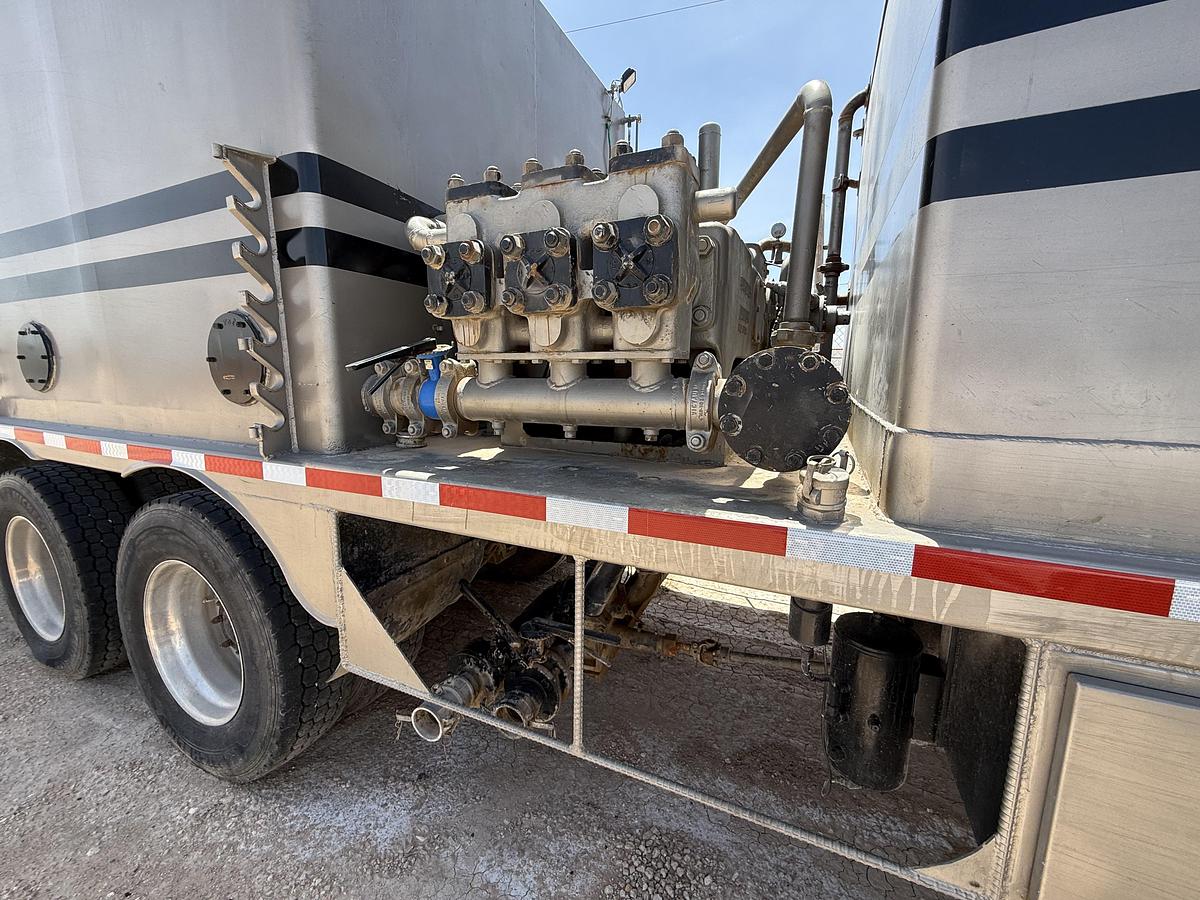 Used 1998 Mack RD6 Hot Oil Truck