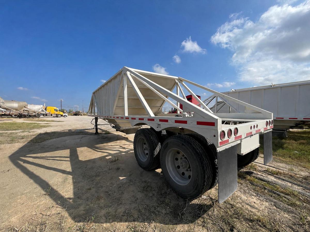 Used 2024 Puma Sandmaxx Trailers