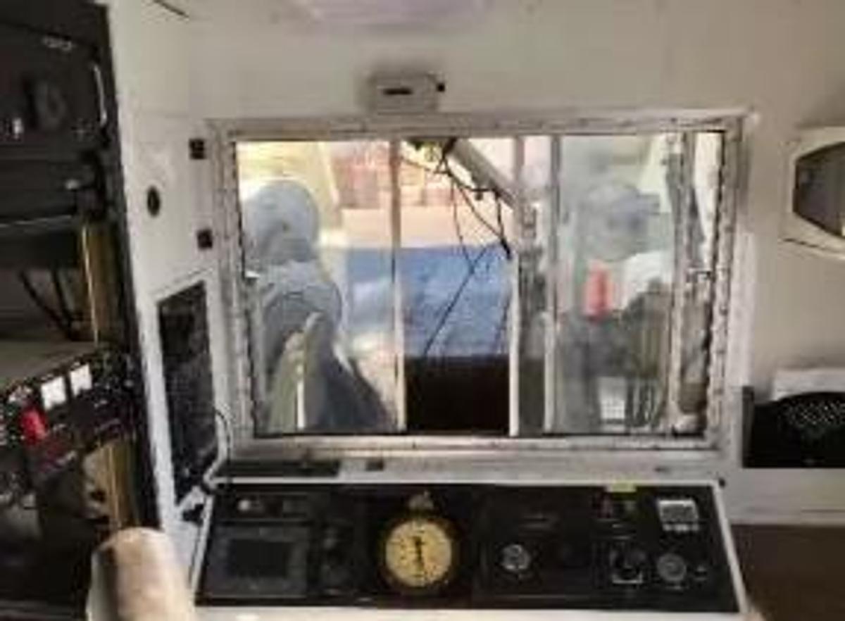 Used 2009 Peterbilt Wireline Truck