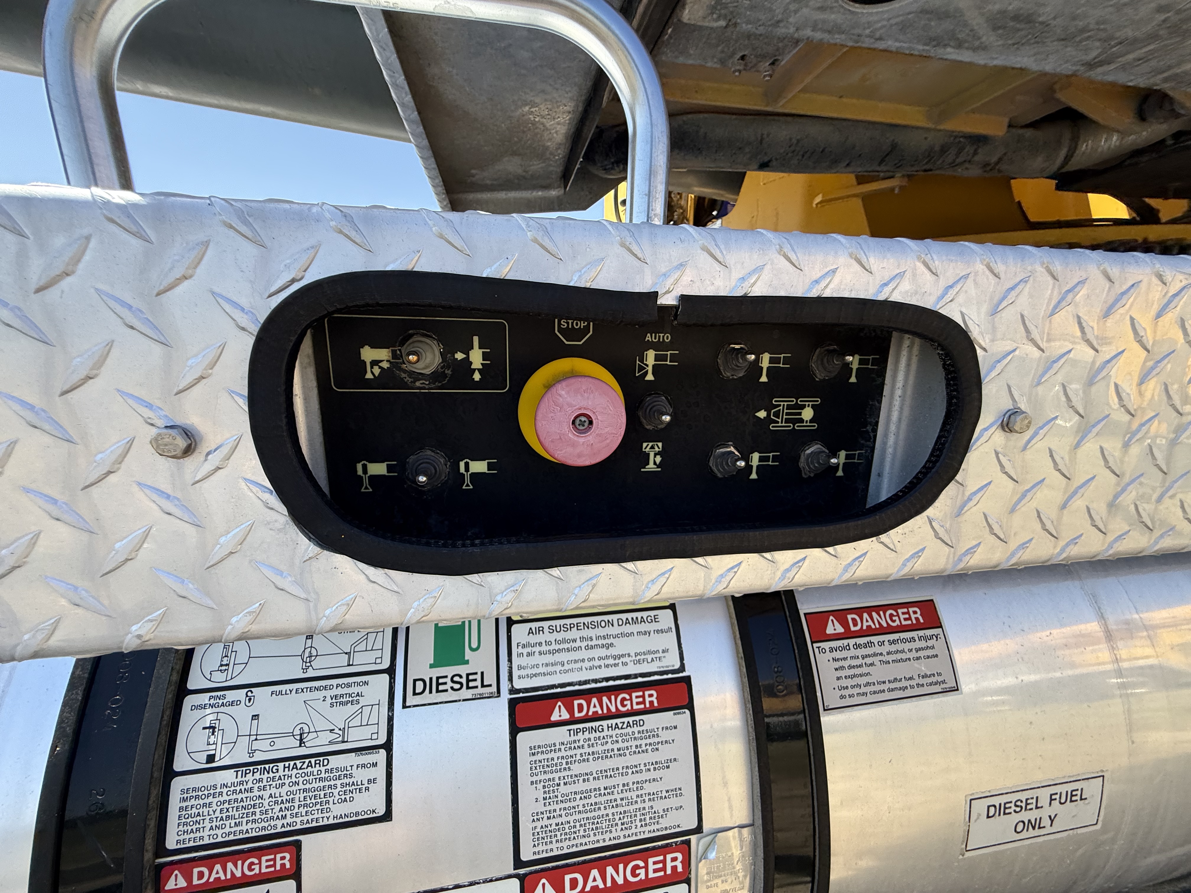 Used 2012 Grove TMS 9000-E