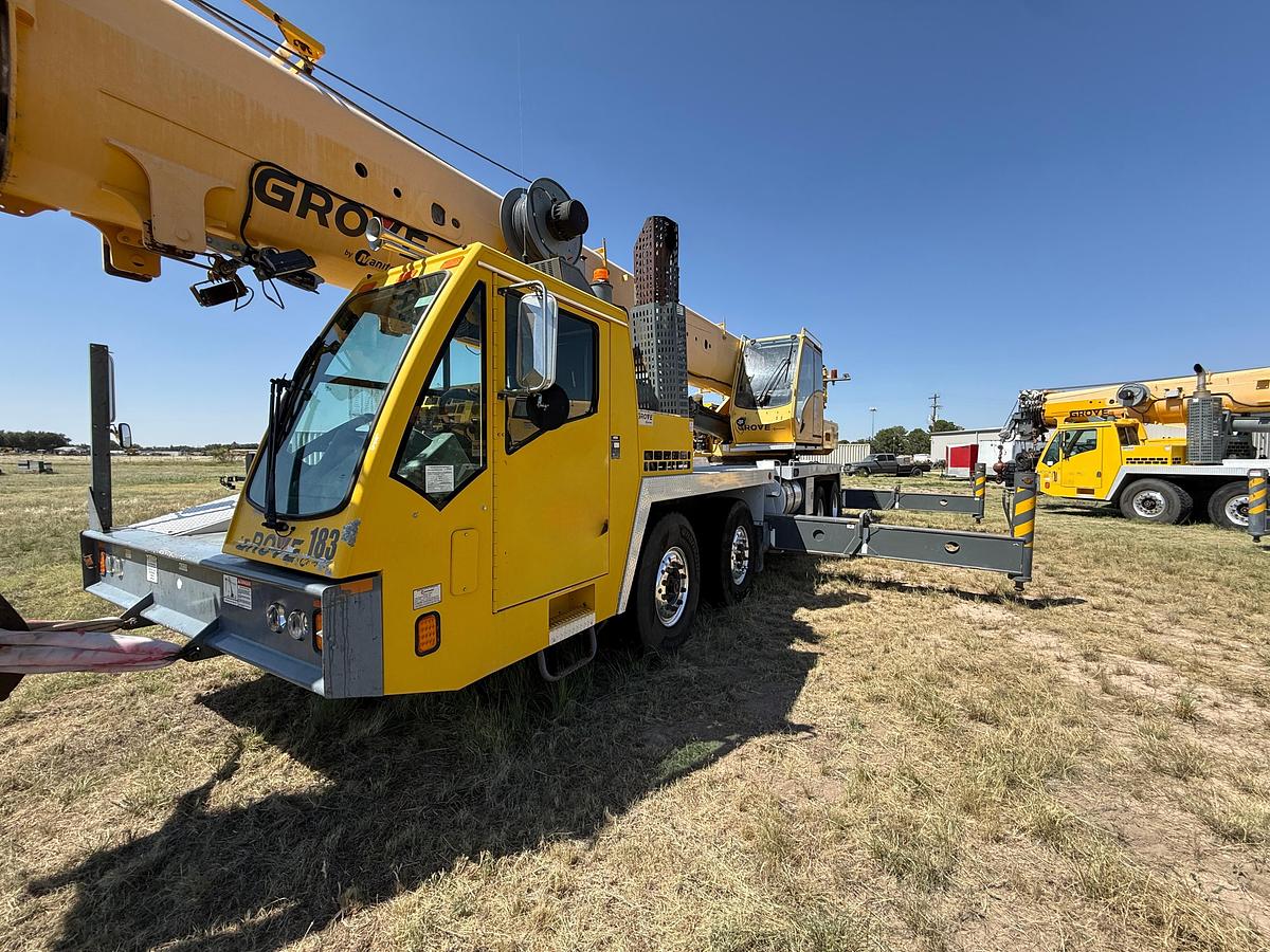 Used 2011 Grove TMS 9000-E 110T