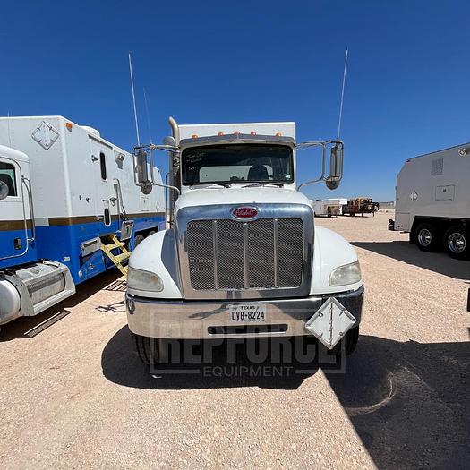 Used 2015 Peterbilt Wireline Truck