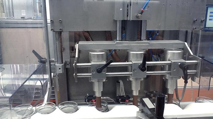 Línea de llenado, tapado y etiquetado para chocolate untable - RTE3U