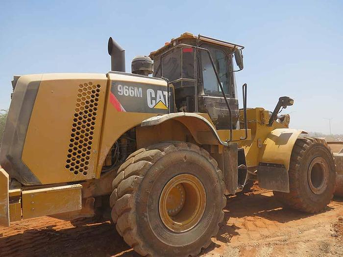 Used 2015 CATERPILLAR 966M