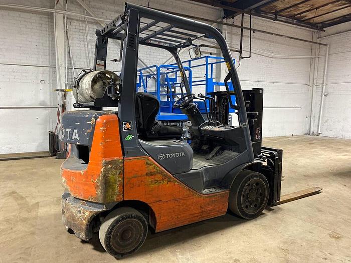 Used 2011 TOYOTA 8FGCU20