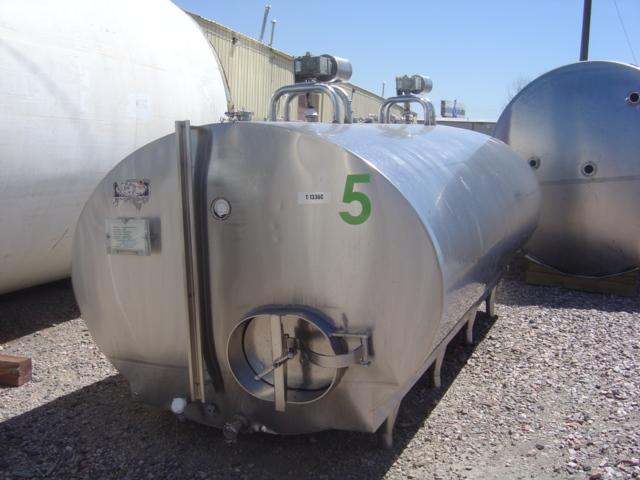 Used 2000 GALLON MUELLER BULK TANK