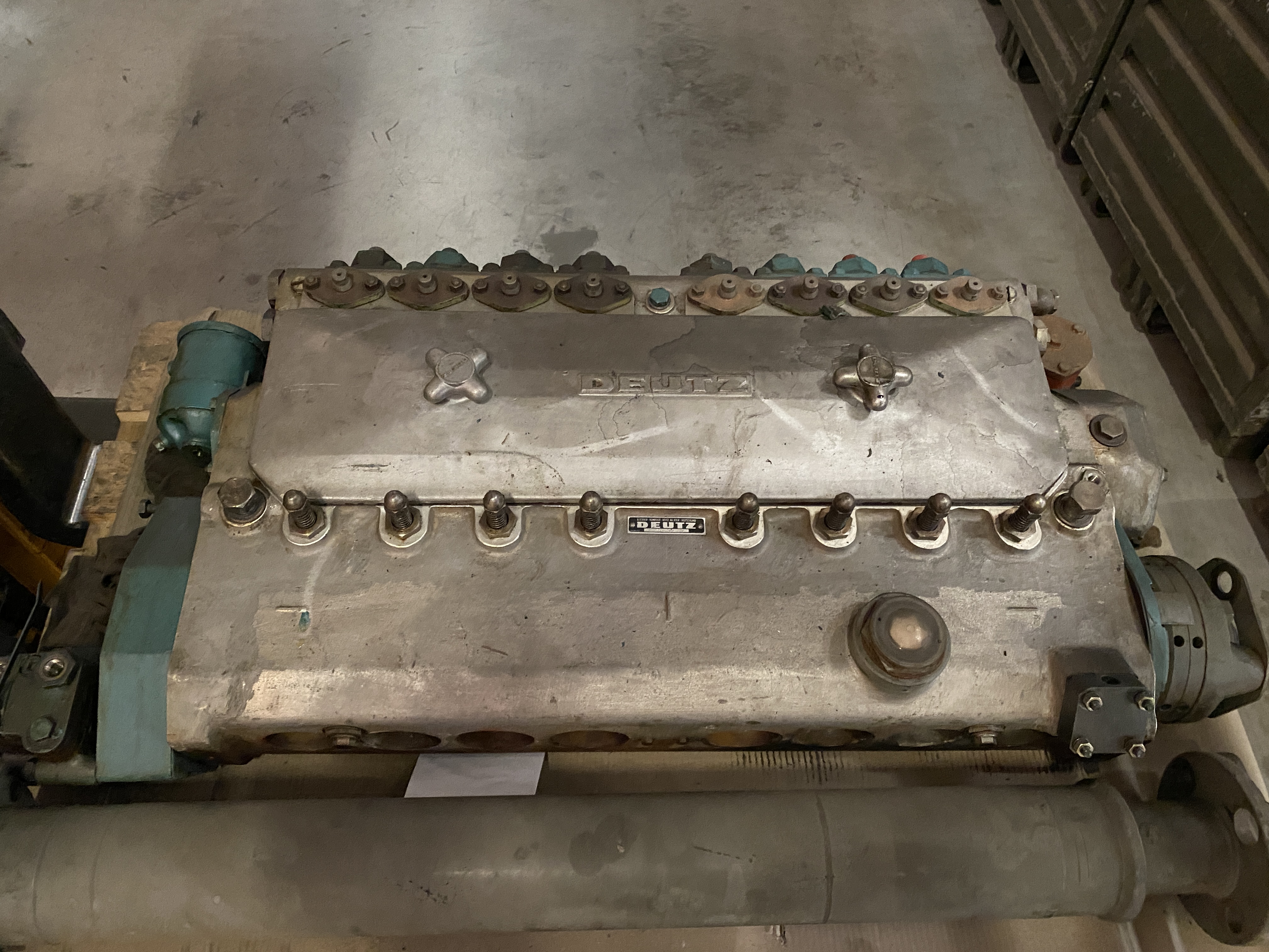 Used FUEL INJECTION PUMP DEUTZ BV8M545 - P/N 199-17-100-390