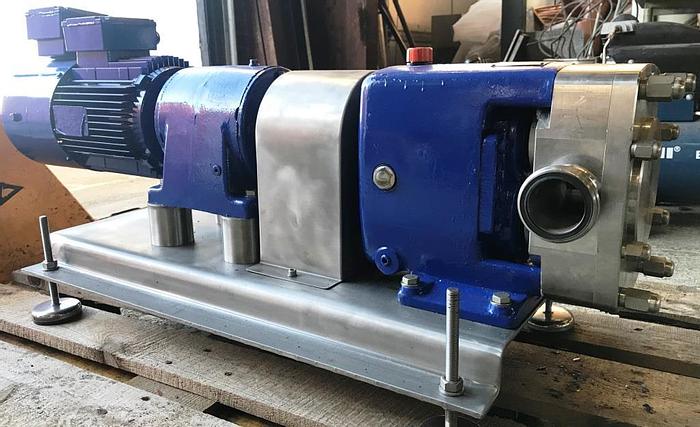 Used APV lobe rotor pump, type CL-2-036-20