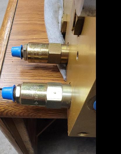 Used Vickers Manifold mcd-4416 w/dg4v hydraulic valve, w/dbl chuck valve, & solenoid valves (109) see details