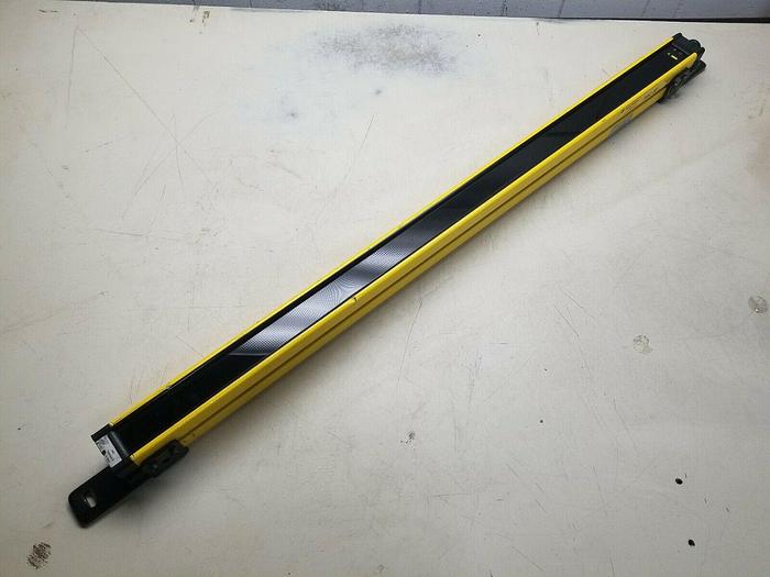 Used Allen Bradley GuardMaster 440L-T4D0900-N Safety Light Curtain 900 mm 440LT4D0900