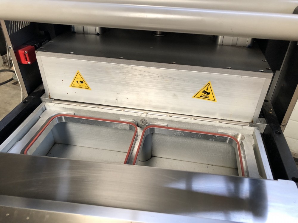 Used Henkovac MAP traysealing machine