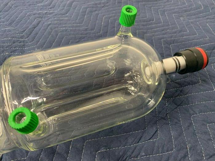 Used Chemglass GL-14 1000mL Jacketed Bench-top Reaction Vessel w/ 5.5" Sanitary Fit
