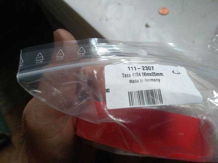 58 Stück Premium Klebeband, 4104 00081 00 Tesa schwarz/rot, Tesa, neu