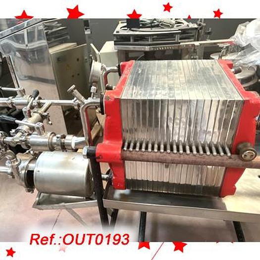 Used FILTRO DE PLACAS "EKA" DE ACERO INOXIDABLE DE 400mm X 400mm CON ESTRUCTURA CON RUEDAS Y BANDEJA INFERIOR